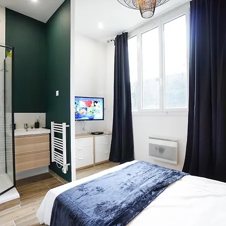 Nice Flat At Apartment Courbevoie