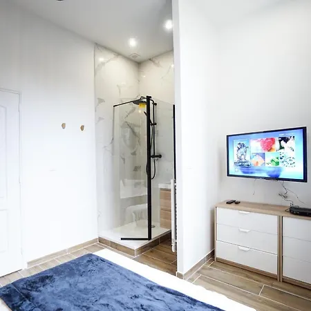 Nice Flat At Apartment